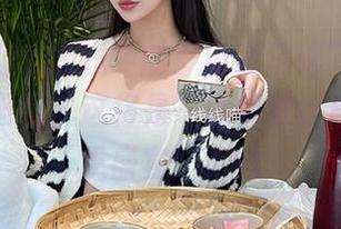 被“过期米线线”的“电竞猫咪”写真图片深深吸引，这将是一场视觉与心灵的双重盛宴！.txt