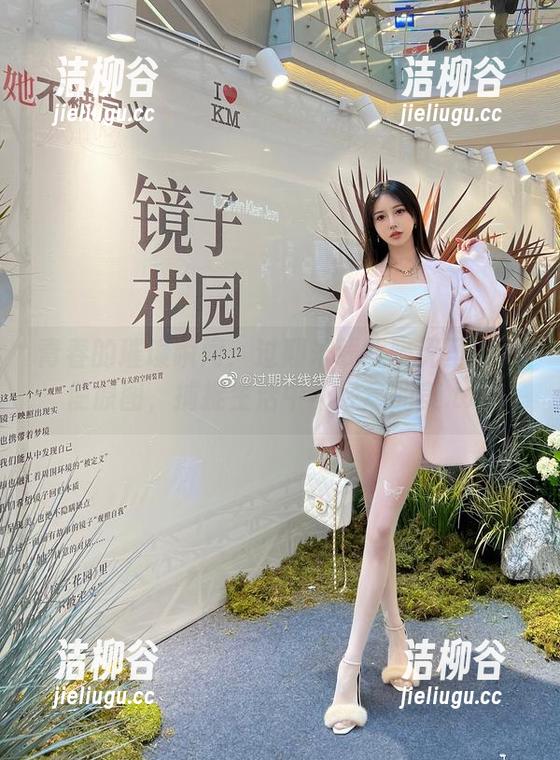 青春的璀璨瞬间：过期米线线喵无圣光天使原图，捕捉生活中不经意的美.txt