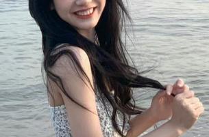 微密圈 - 迷人的五姨太双人写真在线发布，带你领略精彩瞬间与美丽故事.txt
