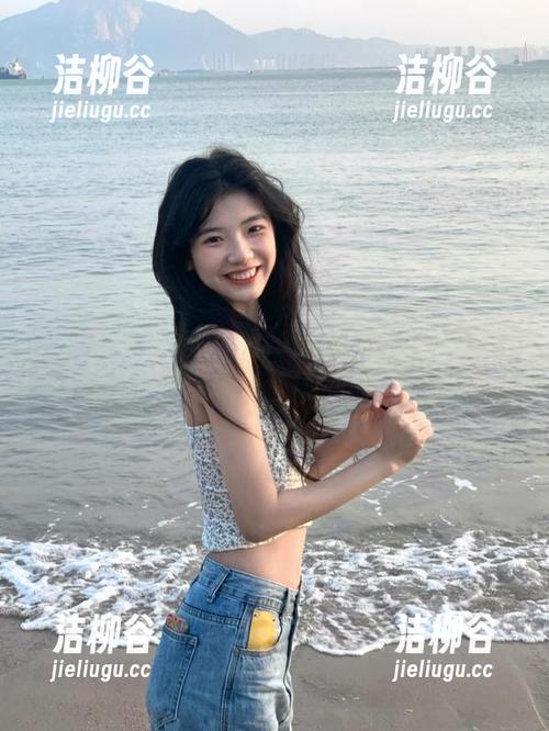 微密圈 - 迷人的五姨太双人写真在线发布，带你领略精彩瞬间与美丽故事.txt