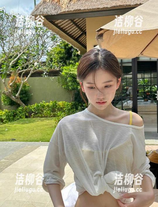 微密圈 - 走进迷人的五姨太的私拍世界，秘密资源让你的视觉体验更加丰富！.txt