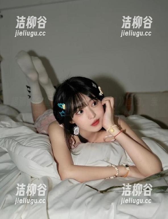 超清晰金鱼yui《明日方舟-黑》图包，亲密捕捉每一瞬的绝美细节.txt