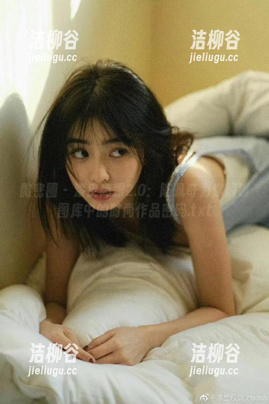 陈佩奇 微密圈 - 漆皮高跟2.0:陈佩奇为你解锁图库中的时尚作品密码.txt