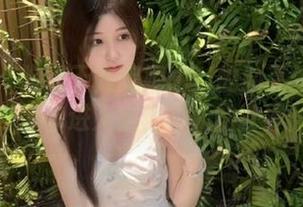 微密圈 - 陶醉于陈妮妮UNI的油亮丝足美图资源，带你进入娇艳动人的世界！.txt
