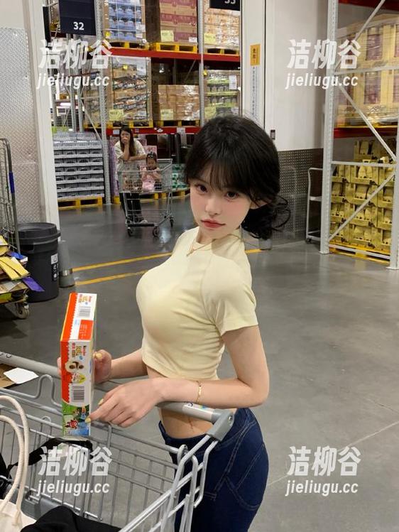 微密圈 - 雅雅的气质呀创作的最新作品集，livephoto展现她的独特风采与无限魅力.txt