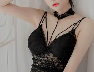 青豆客 - Lee小棠的制服魅力，无圣光美图让你沉醉在清纯诱惑中.txt