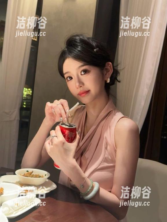 青豆客 - 尽情享受刘飞儿Faye美足私拍图包带来的视觉盛宴.txt