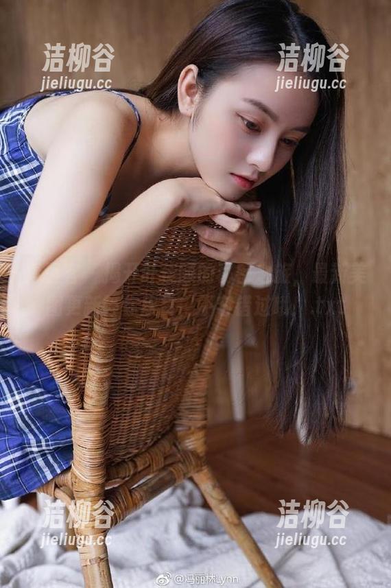 青豆客 - 揭开叶佳颐的秘密之旅，最新美图更新等你欣赏，不容错过哦！.txt