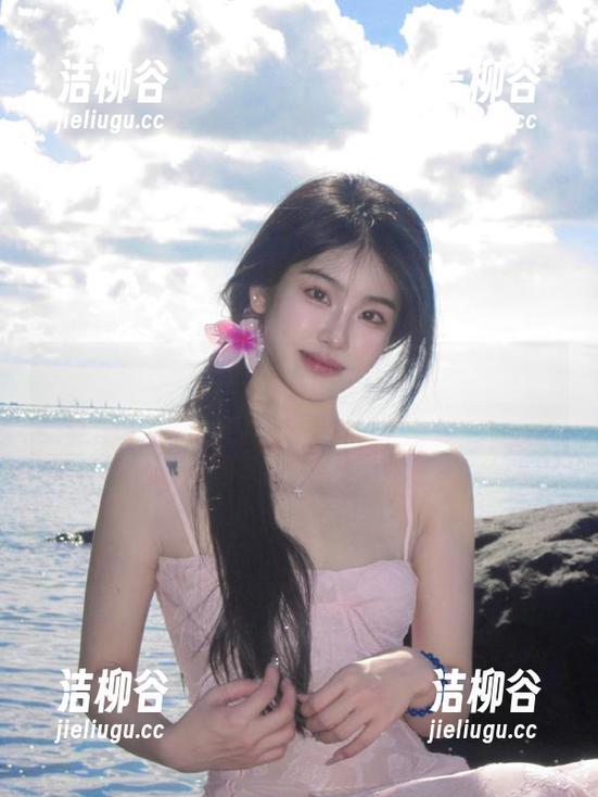 青豆客 - 体验黄歆苑chobits黑白艺术之美，超值写真合集下载启动！.txt