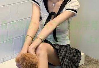 高清写真大揭秘，风之领域的半筒袜绝对领域，笑声与美腿齐飞！.txt