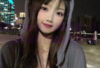 鬼畜瑶在不在w少女写真合集：让经典图片为你展现年轻与自由的完美交融！.txt