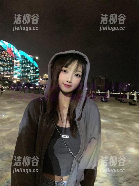 鬼畜瑶在不在w少女写真合集：让经典图片为你展现年轻与自由的完美交融！.txt