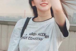 魅妍社 - 清晰透明的美：夏依依私拍合集带你走进她的世界.txt