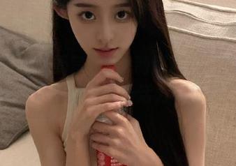 魅妍社 - 大奶昔Kyra制服图包，精选粉嫩色调，尽显她的青春活力与甜美！.txt