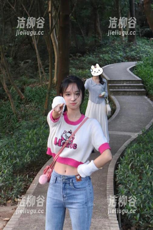 魅妍社 - 安沛蕾的黑白写真图集：精选作品点亮理性与感性的碰撞.txt