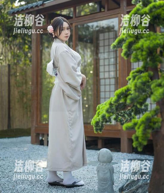 高清写真集《天命之子狄蜜特》：麻花麻花酱的时尚魅力尽在其中.txt